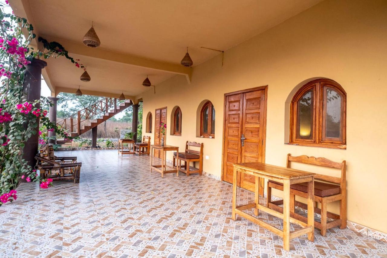 Mansa Musso Lodge Sanyang Екстериор снимка